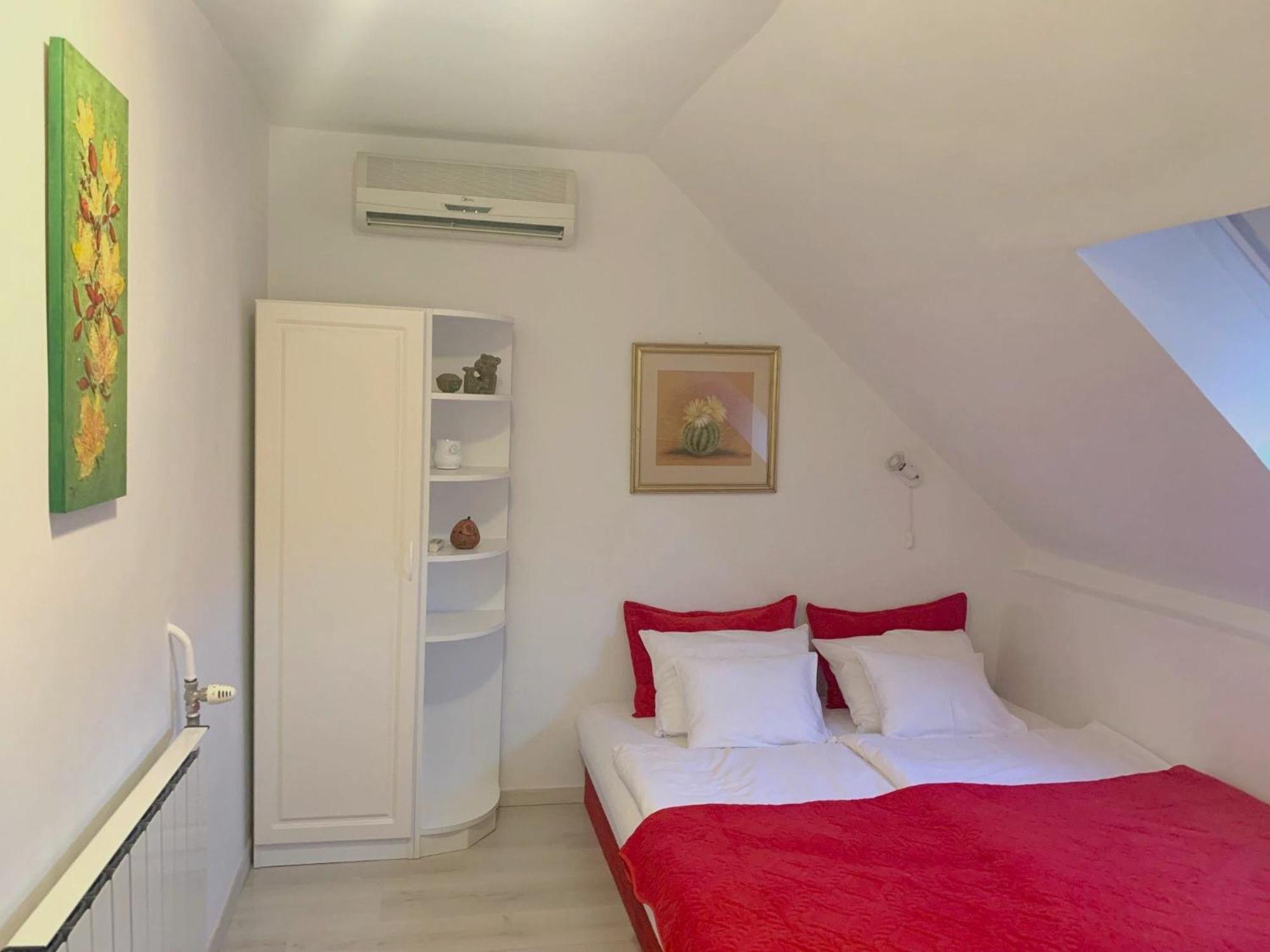 Flair Apartmanhaz Eger Exterior photo