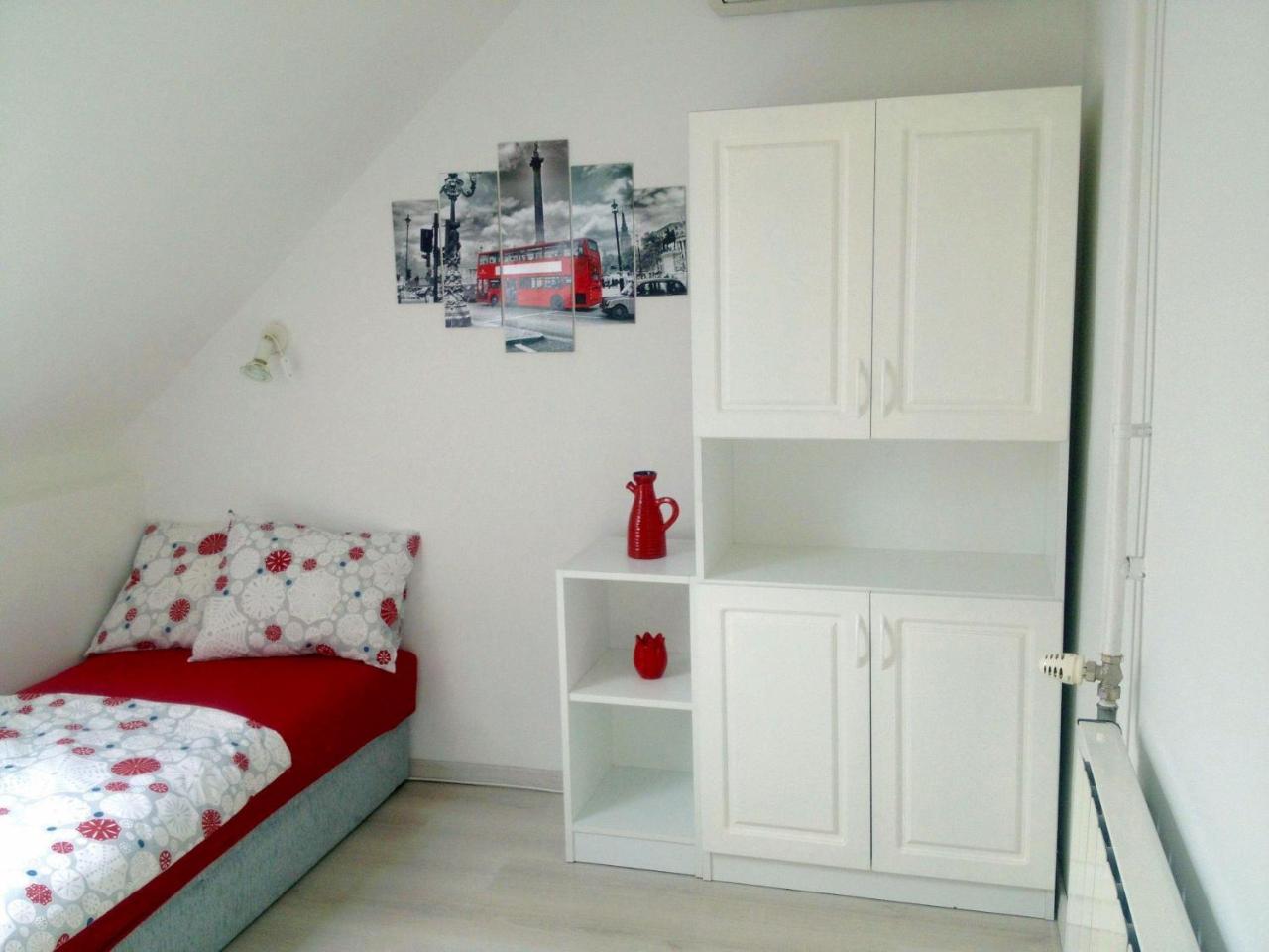 Flair Apartmanhaz Eger Exterior photo